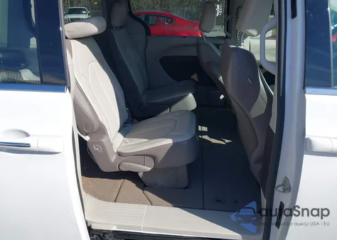 2018 Chrysler Pacifica Touring L z USA, uszkodzony, nr VIN 2C4RC1BG0JR103456